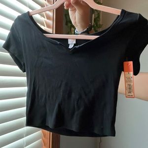 With TAGS black cropped tee